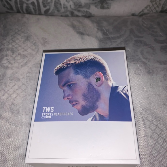 Wireless Earbuds - Picture 6 of 7